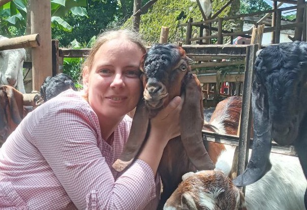 Saya sama kambing2 jantan kita, Magetan